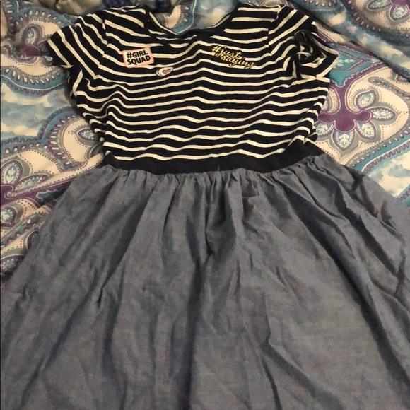 I am selling a dress - Picture 1 of 4
